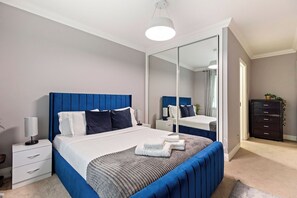 2 chambres, bureau, fer et planche à repasser, Wi-Fi gratuit