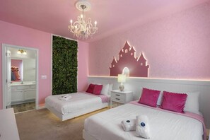 12 habitaciones, tabla de planchar con plancha, cuna de viaje y wifi 