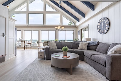 Charming 4-bedroom beachfront chalet on Sand Point in Caseville Twp