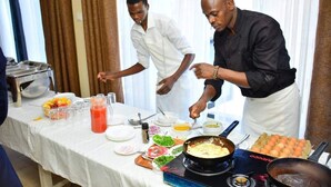 Restaurant - Equator Pastoral Resort (Gambogi)