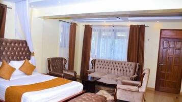 Escritorio y espacio para trabajar con laptop