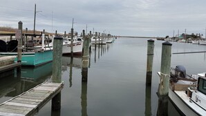 Marina - Near Chincoteague & Assateague Island
Charming 2-bedroom cottage (Saxis)