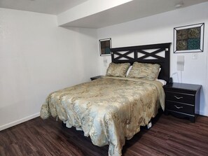 5 bedrooms, iron/ironing board, travel cot, WiFi