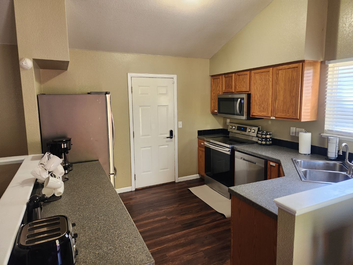 Microwave, oven, stovetop, dishwasher