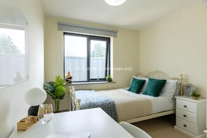 1 chambre, bureau, Wi-Fi gratuit, draps fournis