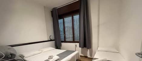 1 chambre, fer et planche Ă repasser, Wi-Fi, literie fournie