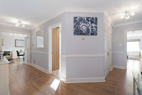 Long-Term Large Penthouse/Golf course/