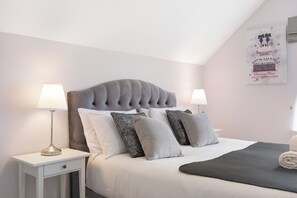 2 Schlafzimmer, Schreibtisch, Bügeleisen/Bügelbrett, kostenloses WLAN