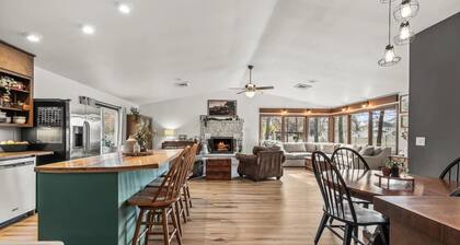 Quiet 3 bedroom family friendly bungalow in peaceful Stevens Point