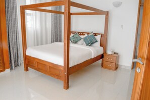3 bedrooms, iron/ironing board, free WiFi