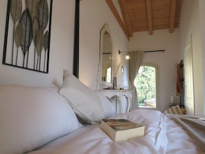Wifi gratis y ropa de cama 