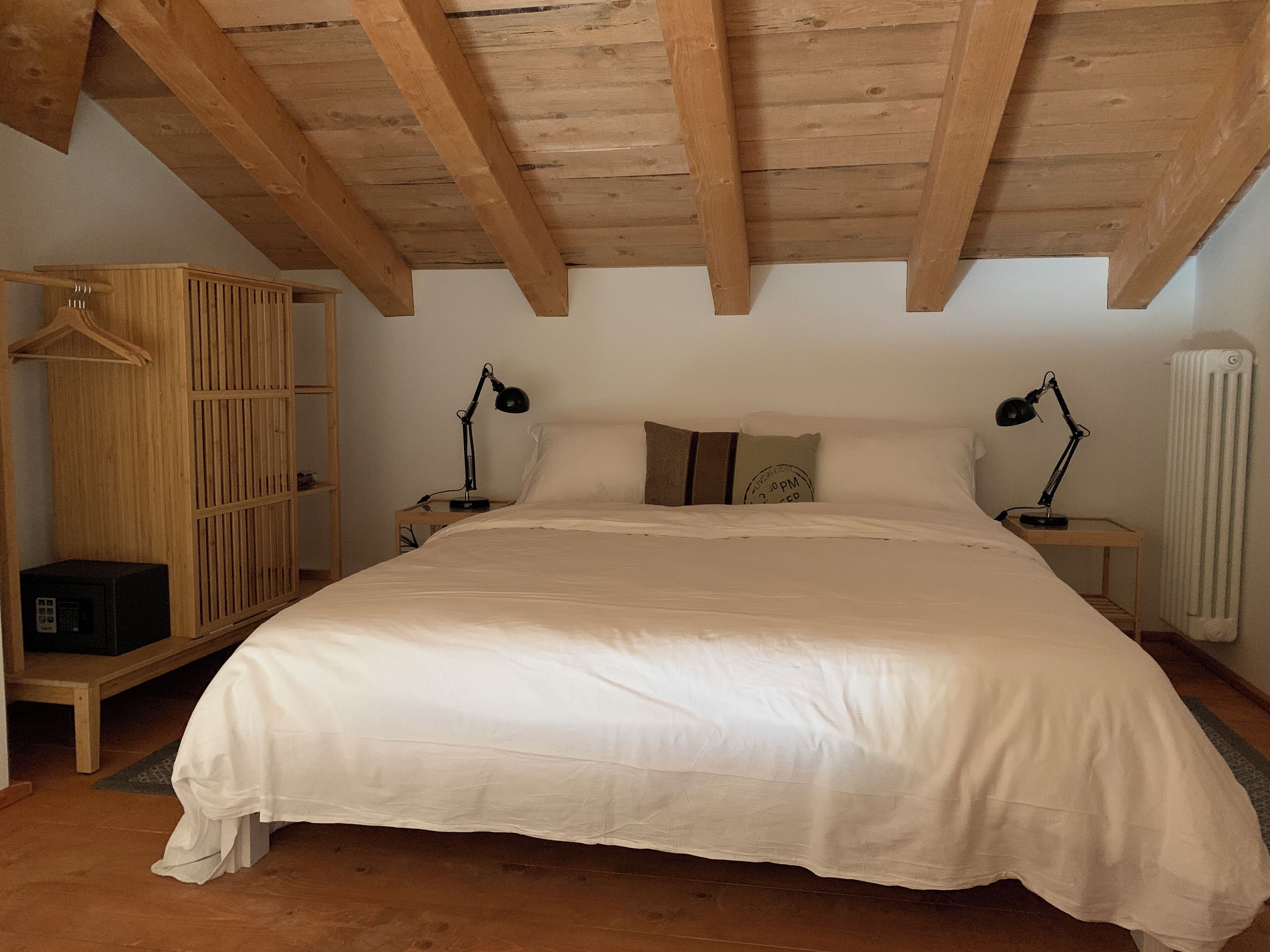 Camera Con Mansarda e Angolo Cottura | Wi-fi percuma, cadar katil 