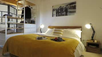 Classic Double Room | Free WiFi, bed sheets