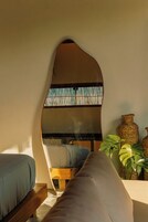 迷你吧、办公桌、笔记本电脑工作区、熨斗/熨板