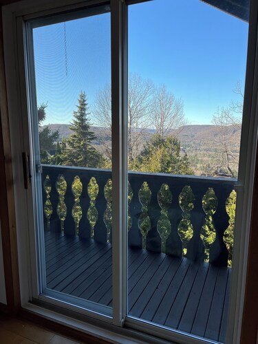 Chalet Laurentides. Ski in / Ski out