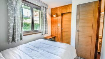 2 bedrooms