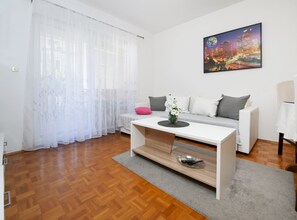 Appartement (Classic One Bedroom Apartment) | Salle de séjour