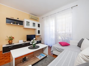 Appartement (Classic One Bedroom Apartment) | Salle de séjour