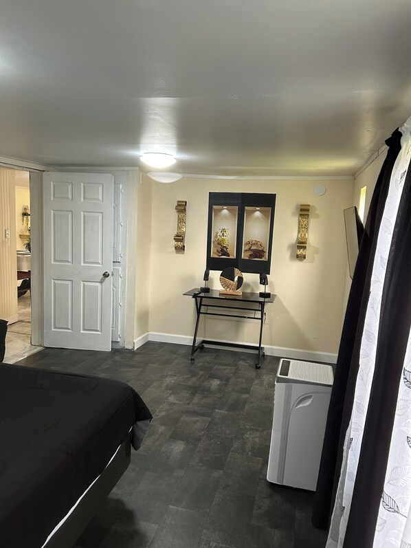 3 slaapkamers, een strijkplank/strijkijzer, wifi, beddengoed