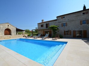 Villa (Four Bedroom Villa with Pool) | Utomhuspool