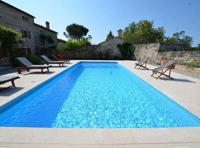 壯麗的坎法納爾鄉村別墅，帶游泳池