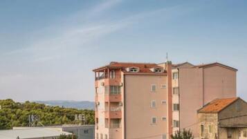 Apartment (One Bedroom Apartment) | Exterior