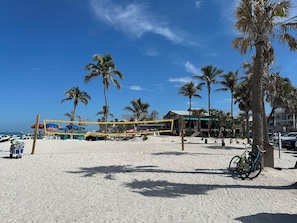 Beach nearby, sun loungers, beach towels