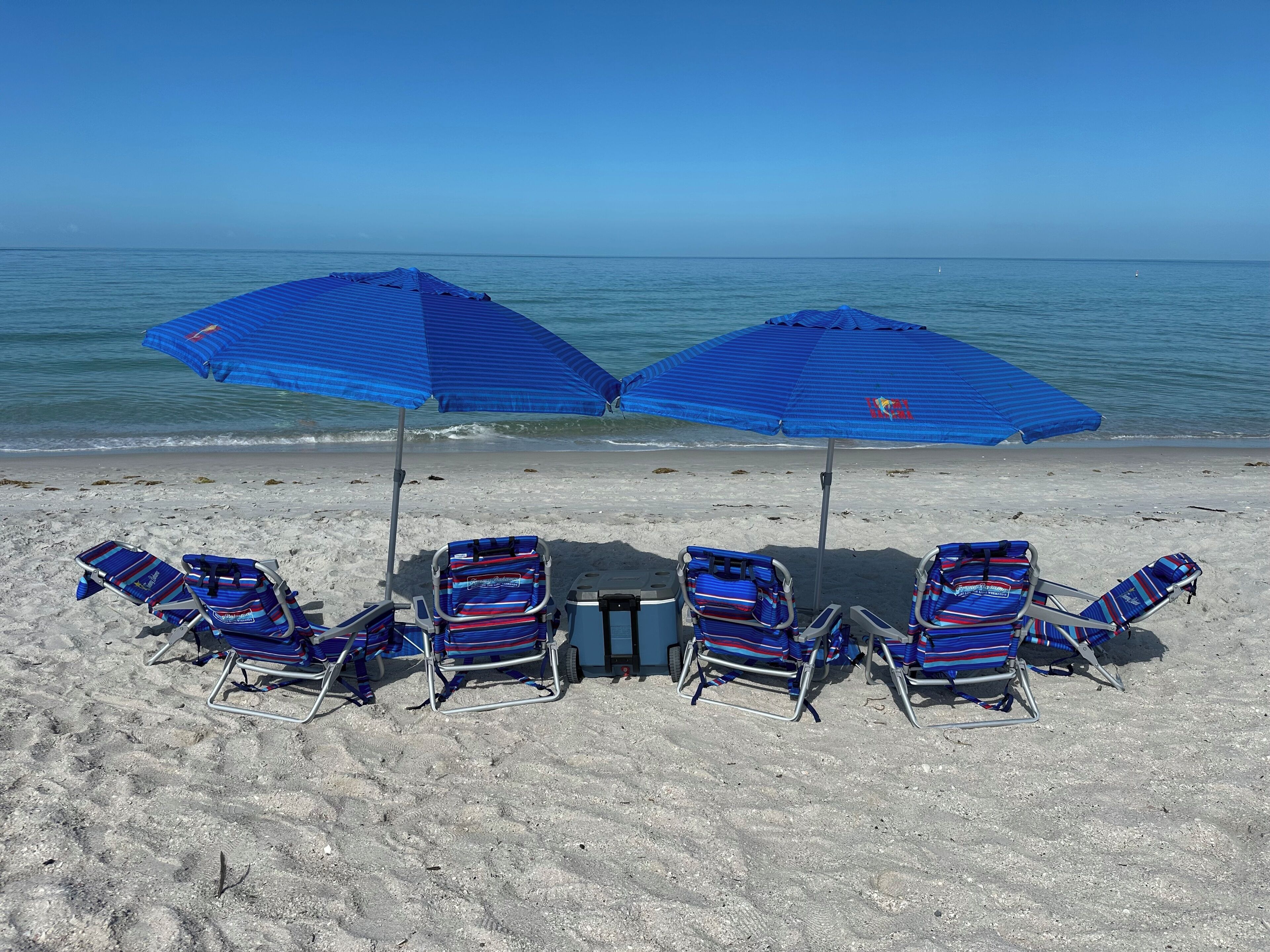 In Strandnähe, Liegestühle, Strandtücher