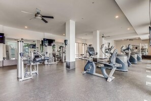 Fitness facility - Landing | Beautiful 1BD, Pool, Gym (San Antonio)