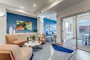 Interior - Landing | Beautiful 1BD, Pool, Gym (San Antonio)