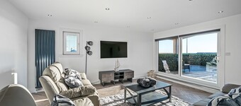 Luxury Apartment with Sea Views Balcony