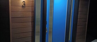 Suite 3. Breakfast at Tiffany's Suite. Downtown Williams Bay. Steps to Beach.