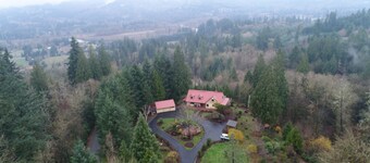 MapleRidge House: A BnB For All Seasons!