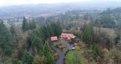 MapleRidge House: A BnB For All Seasons!