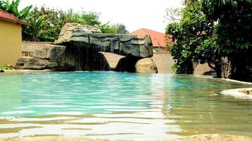 Piscina a l'aire lliure