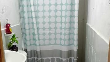 Habitación doble clásica, vista al río | Baño