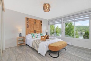 4 Schlafzimmer, Schreibtisch, Bügeleisen/Bügelbrett, WLAN