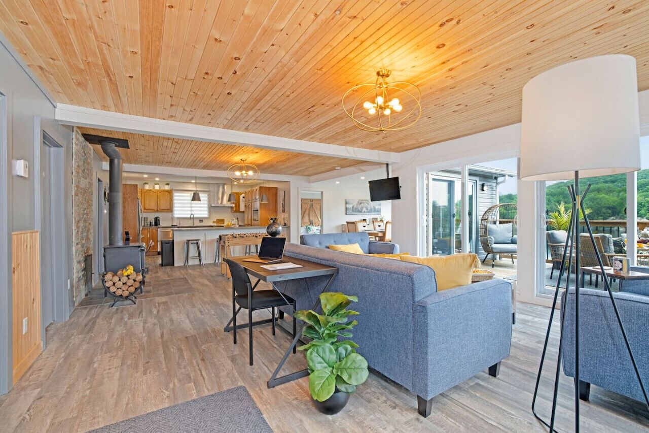 电视、壁炉、立体声音响