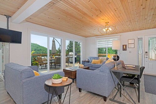 Twin Lake Retreat - Hot Tub & Private Beach