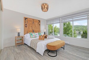 4 quartos, escrivaninha, ferros/tábuas de passar roupa, Wi-Fi