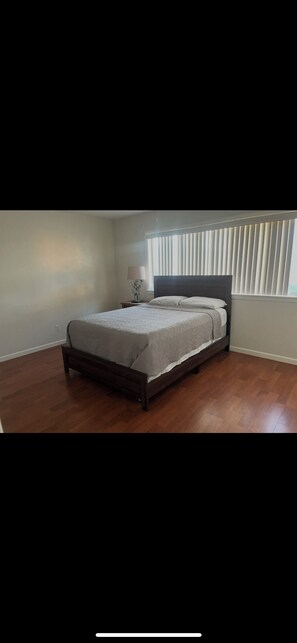 4 bedrooms, WiFi, bed sheets