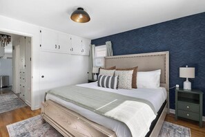 2 bedrooms, iron/ironing board, travel cot, free WiFi