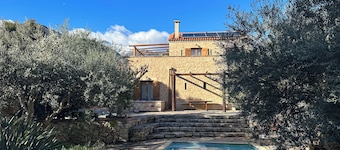 Villa Ariadne - Stylish vacation home with all amenities