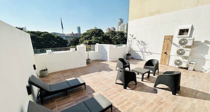 Casa con Terraza Parrilla Jacuzzi Sauna Wifi TV85" AC en Palermo Buenos Aires