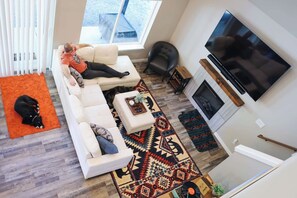 TV connectée, cheminée