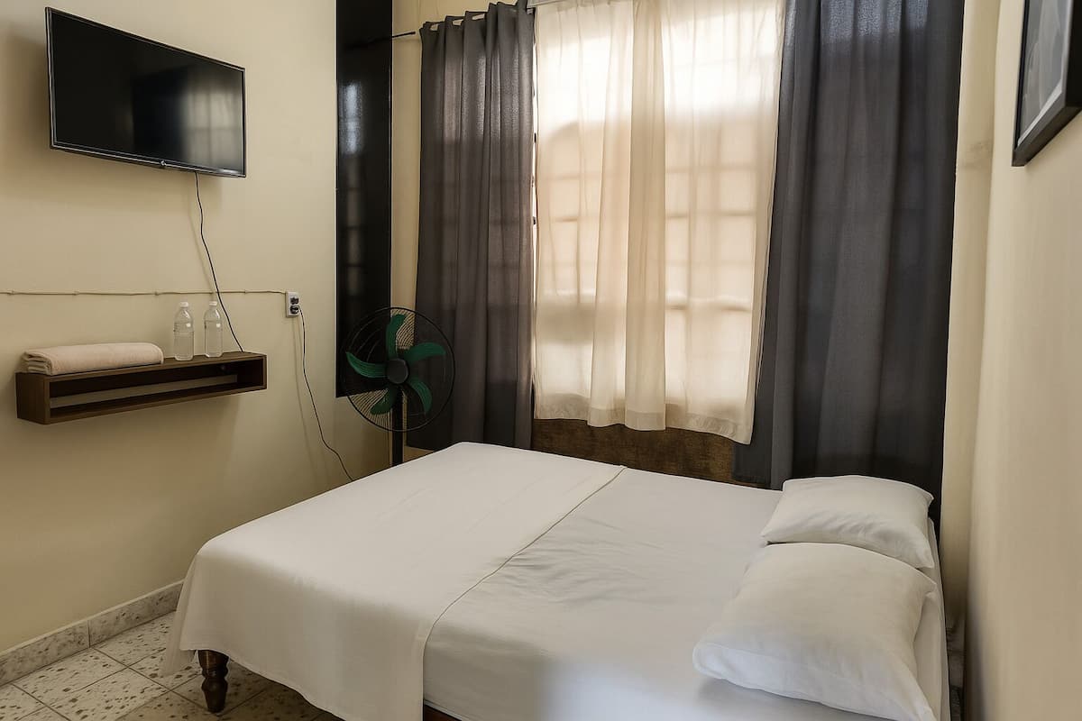 Standard Double Room | Free WiFi, bed sheets