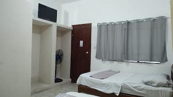 Standard Quadruple Room | Free WiFi, bed sheets
