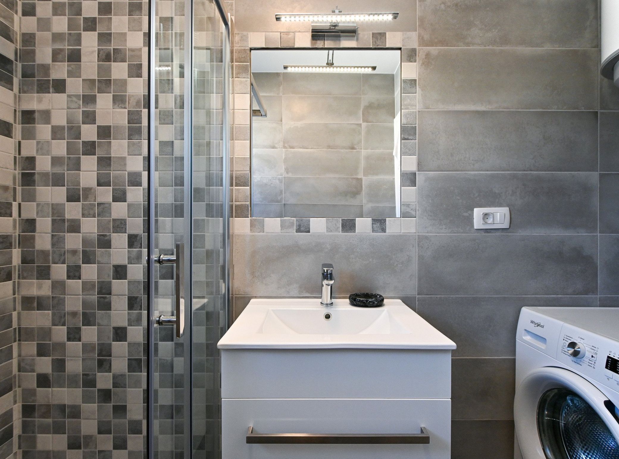 Apartment (Two Bedroom Apartment) | Bathroom
