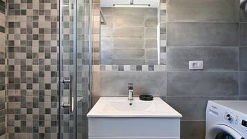 Apartment (Two Bedroom Apartment) | Bathroom