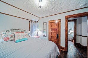 3 bedrooms, desk, free WiFi, bed sheets
